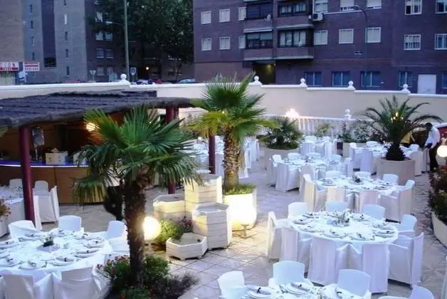 Silken Torre Garden - İş / Konferans