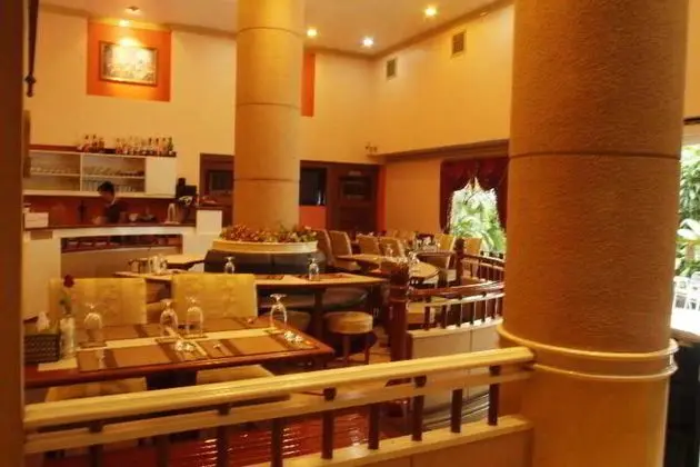 Silom Avenue Inn Bangkok - Yeme / İçme