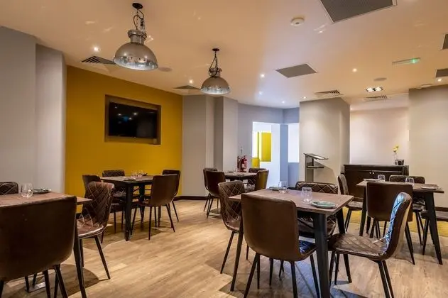Silurian Hotel - Yerinde Yemek