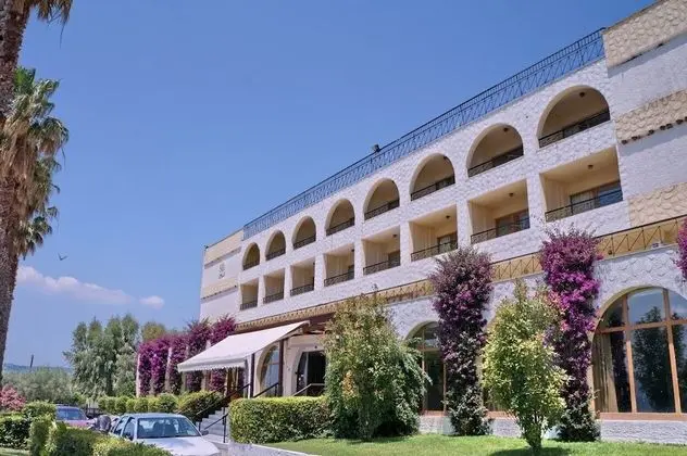 Silver Bay Hotel & Bungalows - Dış Mekan