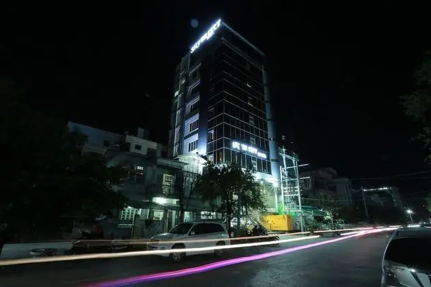 Silver City Hotel
