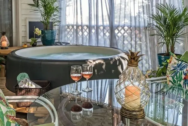 Silver Heart Inn and Cottages - Havuz