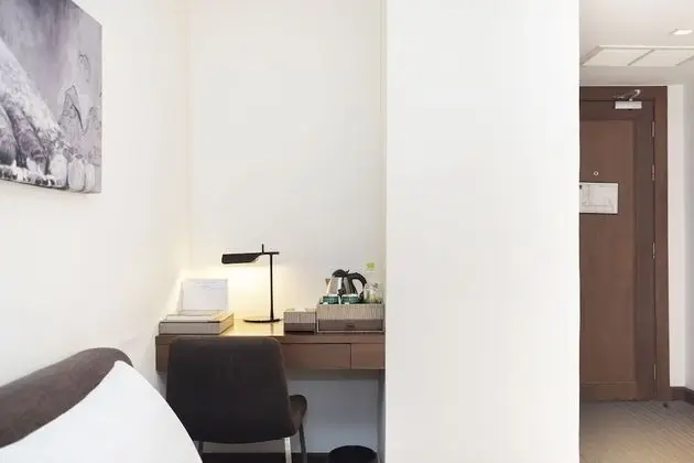 Silver Living Phrom Phong by Favstay - İç Mekan