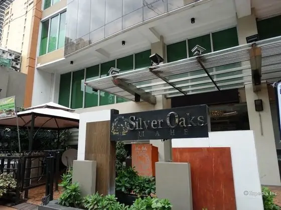 Silver Oaks Suite Hotel