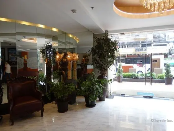 Silver Oaks Suite Hotel - Lobi