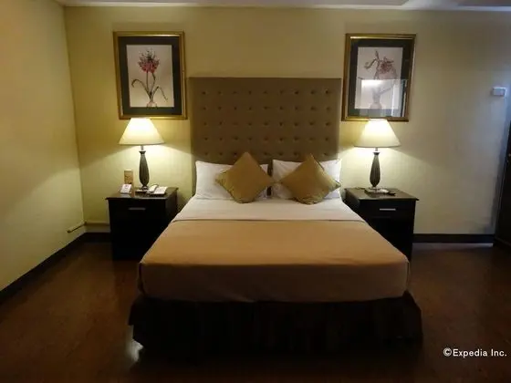 Silver Oaks Suite Hotel - Oda