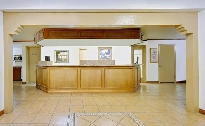 Silver Queen Inn - Lobi