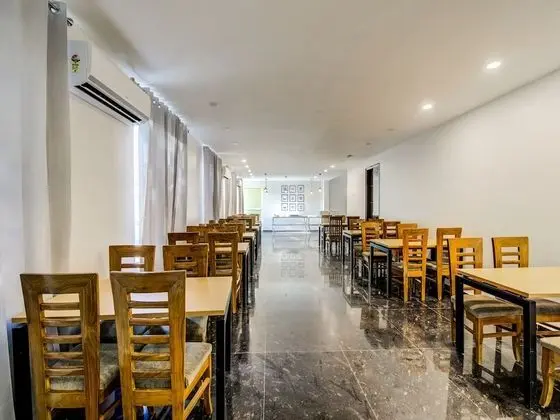 SilverKey Executive Stays 19653 Star Mall - Yerinde Yemek