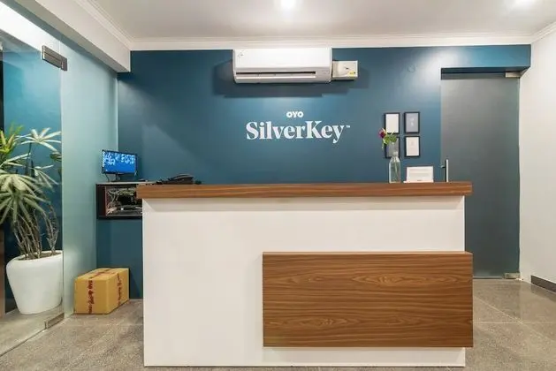 SilverKey Executive Stays 30670 Nehru Ground Faridabad - Lobi