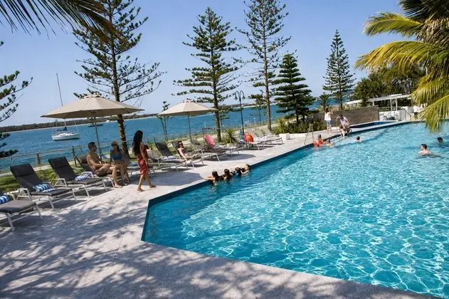 Silvershore Apartments on the Broadwater - Havuz