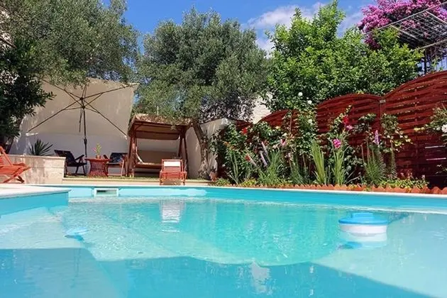 Silvia - Open Pool - H - Havuz