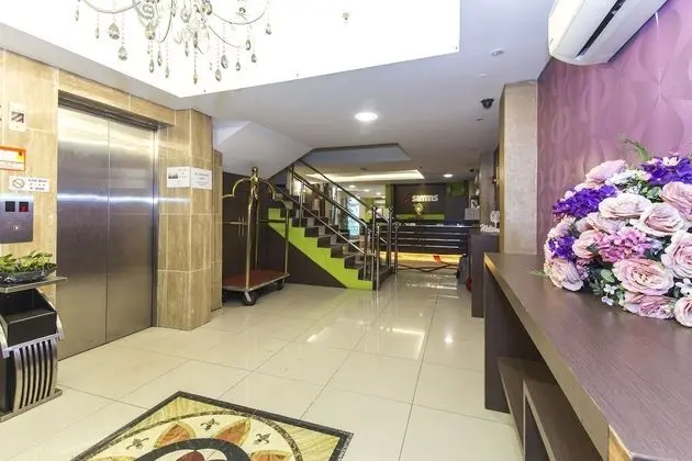 Simms Grand Inn - Lobi