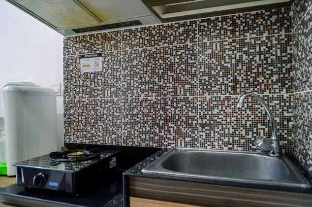 Simple and Comfy 1BR Apartment at Scientia Residence - Mutfak