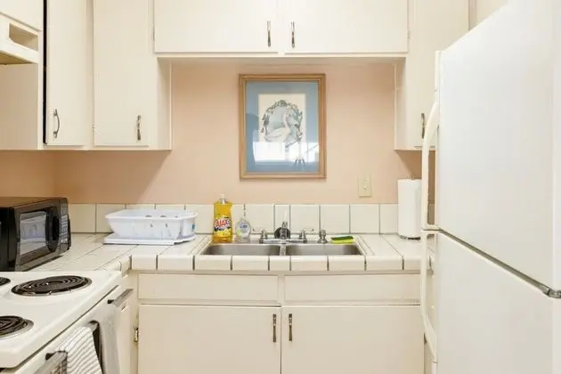 Simple, Cozy 2-bedroom in San Jose - Mutfak