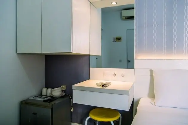 Simple And Cozy Studio Apartment At Aeropolis Residence - İç Mekan