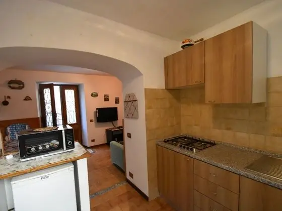 Simple House in the Picturesque Village of Trarego, Lago Maggiore - Mutfak