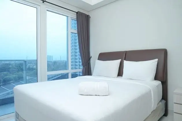 Simple and Minimalist 3BR Apartment at Puri Mansion - Öne Çıkan Resim