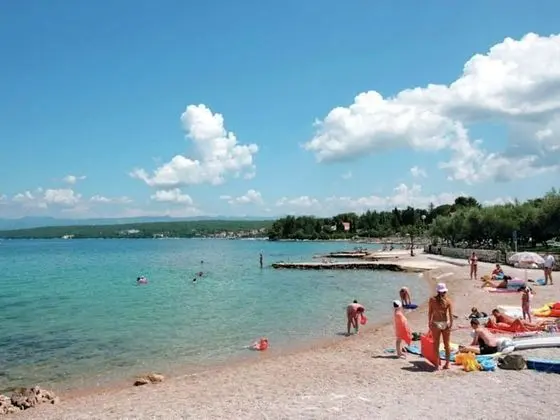 Simplistic Apartment in Malinska near Sea - Konum Öne Çıkanlar