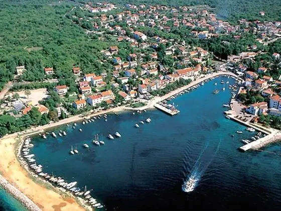 Simplistic Apartment in Malinska near Sea - Konum Öne Çıkanlar