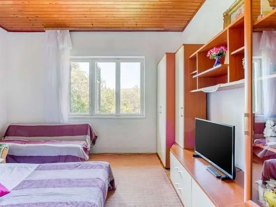 Simplistic Apartment in Šibenik near Sea Beach