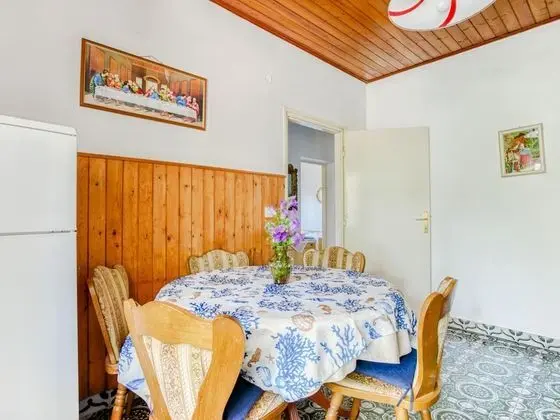 Simplistic Apartment in Šibenik near Sea Beach - Yerinde Yemek