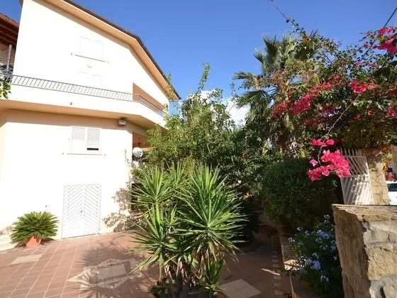 Simplistic Holiday Home in Sciacca near Horse Riding - 1