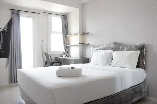 Simply 2BR without Living Room Apartment at Parahyangan Residence