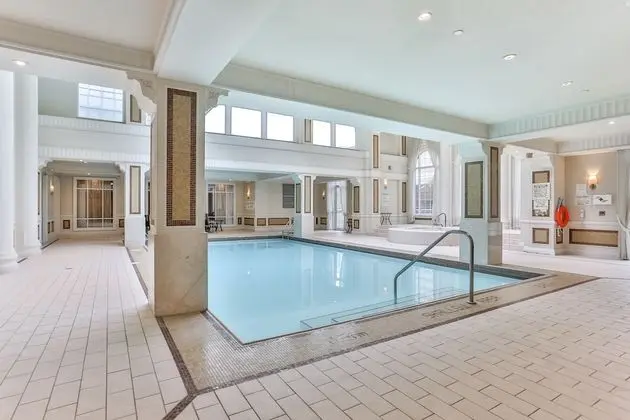 Simply Comfort Gorgeous Apt North York - Havuz