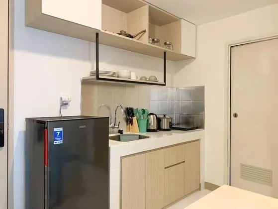 Simply And Comfortable 2Br Apartment Tokyo Riverside Pik 2 - Mutfak