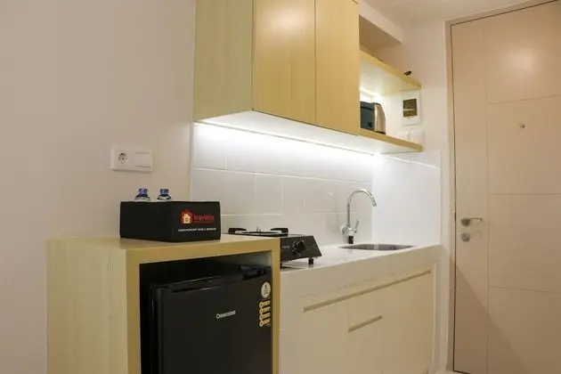 Simply And Cozy Design Studio Room At Tokyo Riverside Pik 2 Apartment - Mutfak