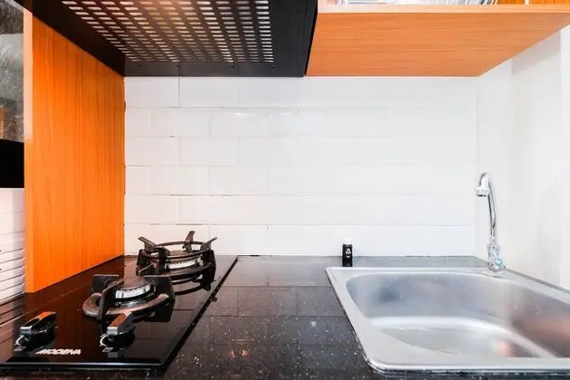 Simply Good Studio Room Apartment At Springlake Summarecon - Mutfak
