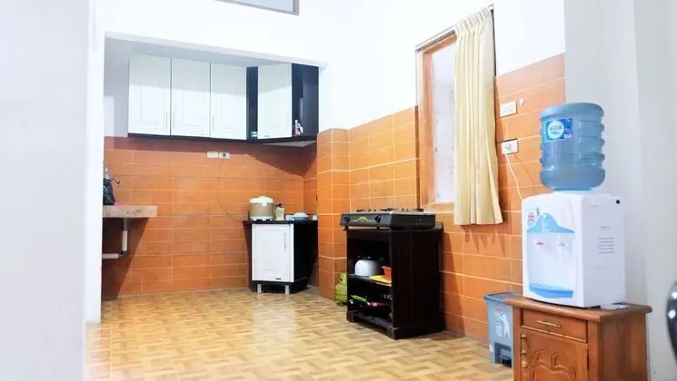 Simply Homy Guest House UNY Samirono - Mutfak