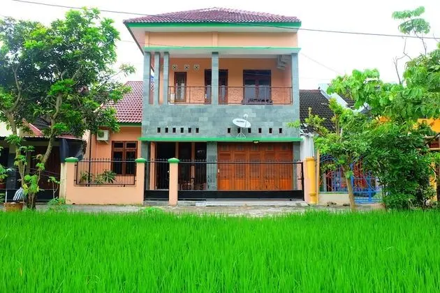 Simply Homy Guest House UTY Kronggahan
