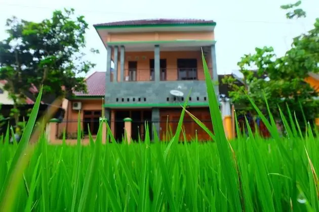 Simply Homy Guest House UTY Kronggahan - Dış Mekan