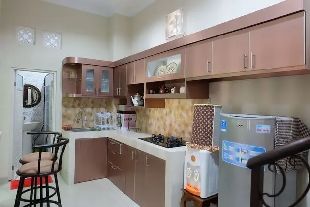 Simply Homy Guest House UTY Kronggahan - Mutfak