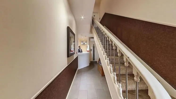 Simply Rooms & Suites - Lobi