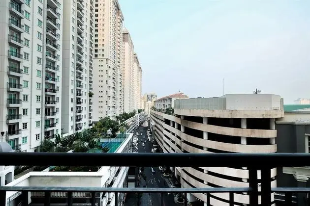 Simply Spacious Studio Room at City Home Apartment near Kelapa Gading - Dış Mekan