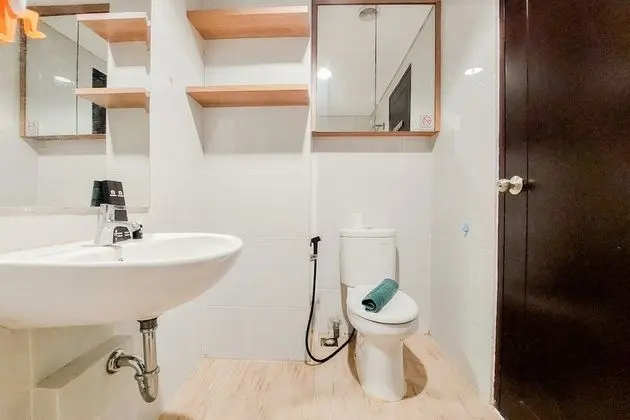 Simply And Well Furnished Studio At Casa De Parco Apartment - Banyo Tipleri
