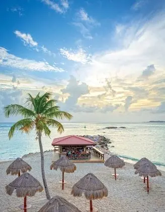 Simpson Bay Resort, Marina & Spa - Plaj