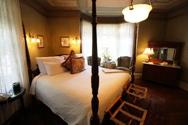 Simpson House Inn