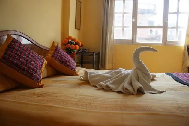 Simrika Homes Bed and Breakfast - İç Mekan