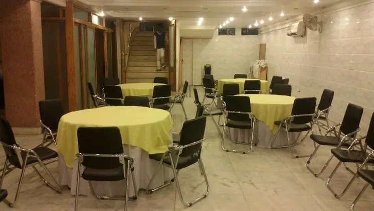 Hotel Singh International - Yerinde Yemek