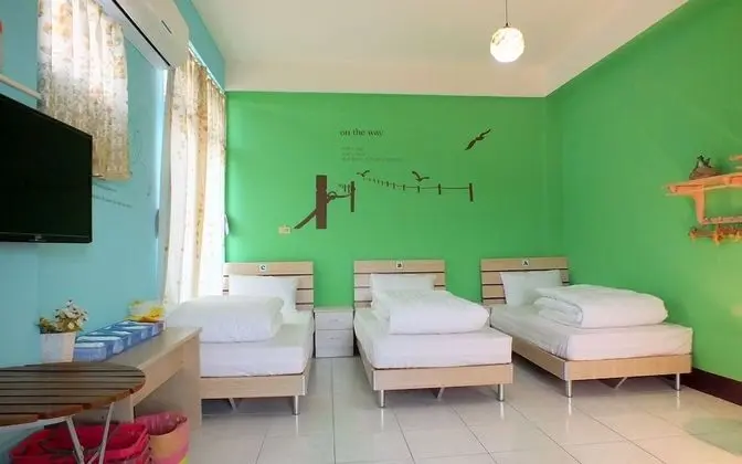 Single Flight Backpackers - Oda