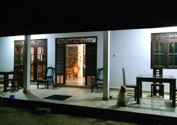sinhagiri hotel and restaurant - Dış Mekan