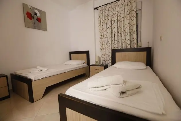 Sion Sarande Apartment 1 - Oda