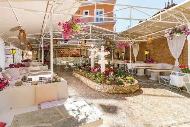 Sirena Beach Hotel - Dış Mekan