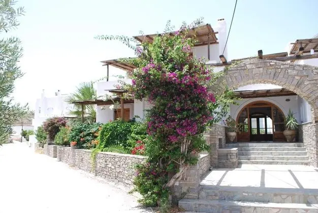 Siroco's Rooms And Studios