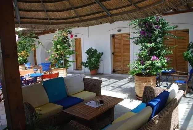 Siroco's Rooms And Studios - Genel