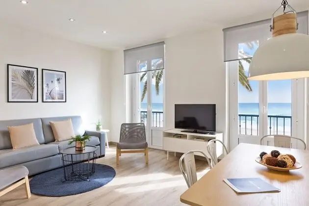 Sitges Group Beach Dreams - Öne Çıkan Resim