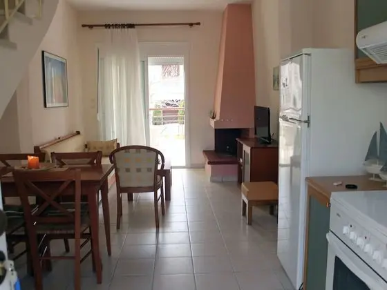 Siviri Rental Houses - Oda Düzeni